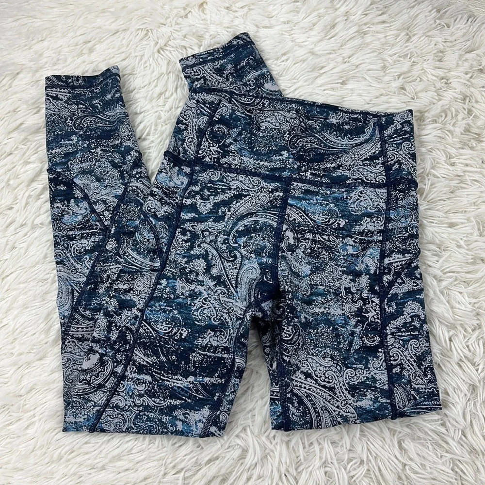 Lululemon In Movement 7/8 Tight *Everlux 25